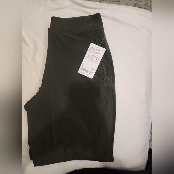 Athleta NWT Brooklyn Heights High Rise Jogger Size 6 in Aspen Olive - Picture 2 of 8